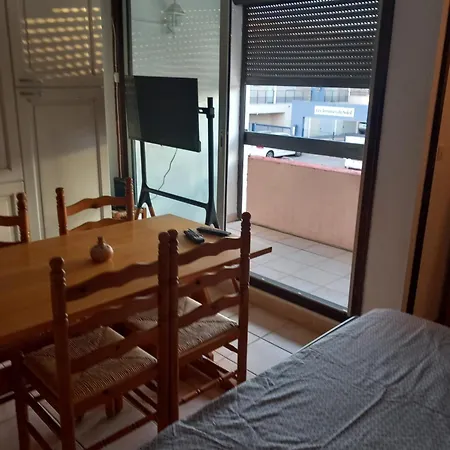 A 100 Metres De La 4 Personnes شقة